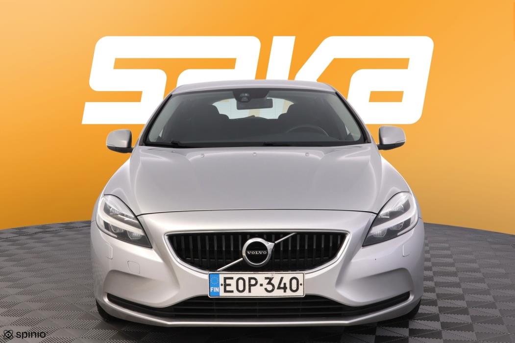 VOLVO V40 2018