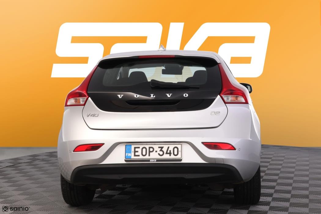 VOLVO V40 2018