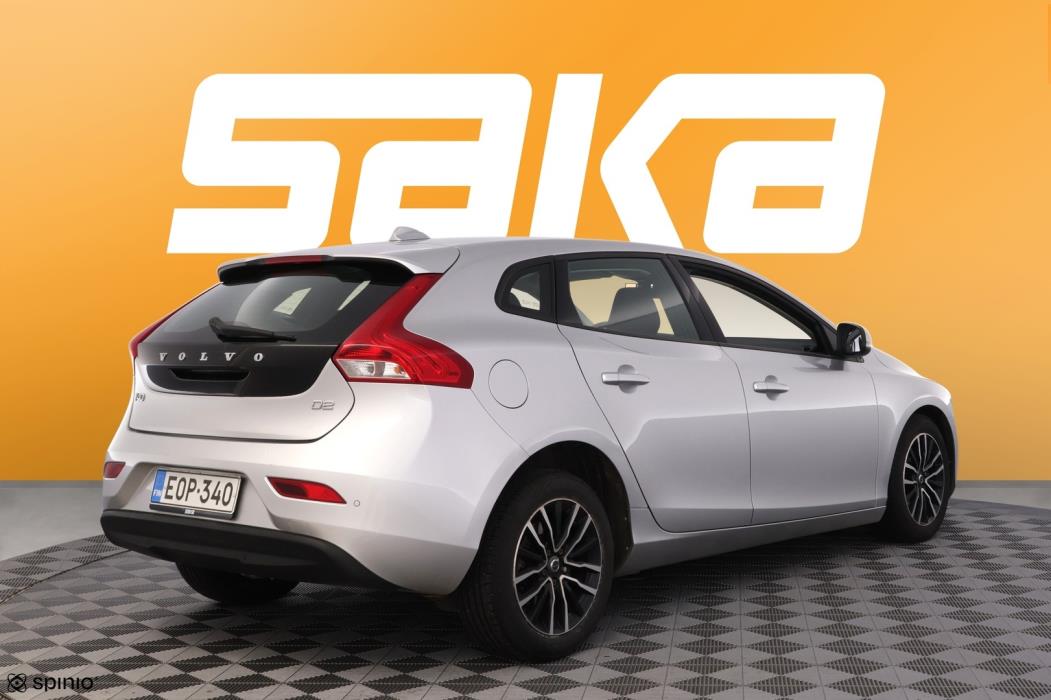 VOLVO V40 2018