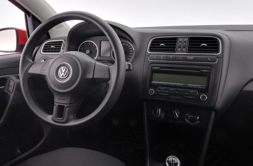 VOLKSWAGEN Polo 2011