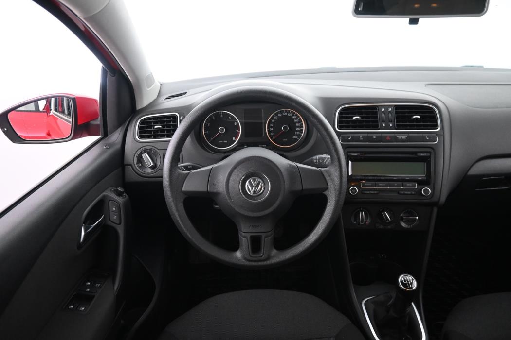 VOLKSWAGEN Polo 2011