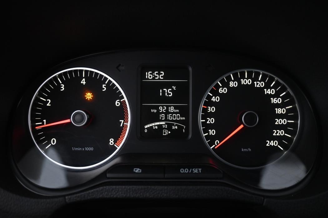 VOLKSWAGEN Polo 2011