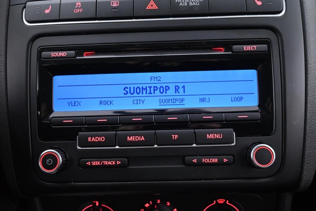 VOLKSWAGEN Polo 2011
