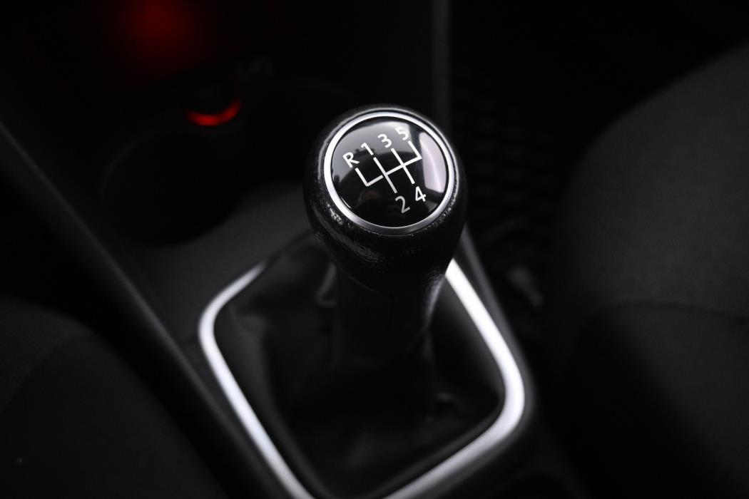 VOLKSWAGEN Polo 2011