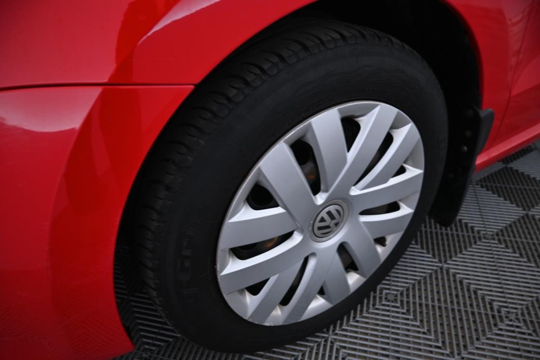 VOLKSWAGEN Polo 2011