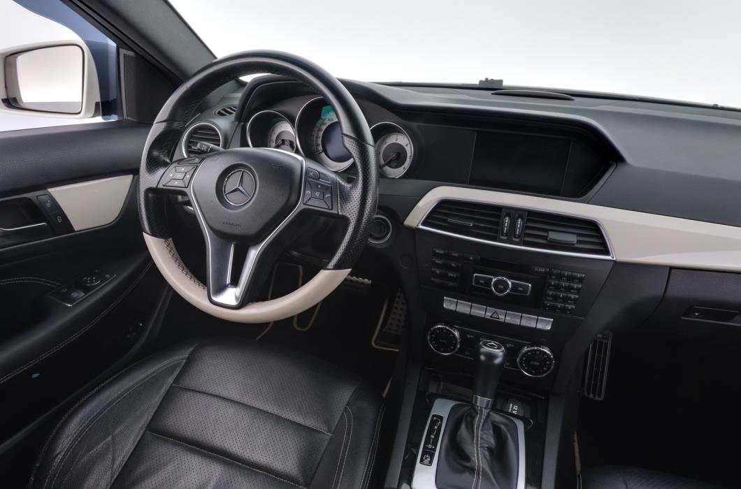 MERCEDES-BENZ C 2012