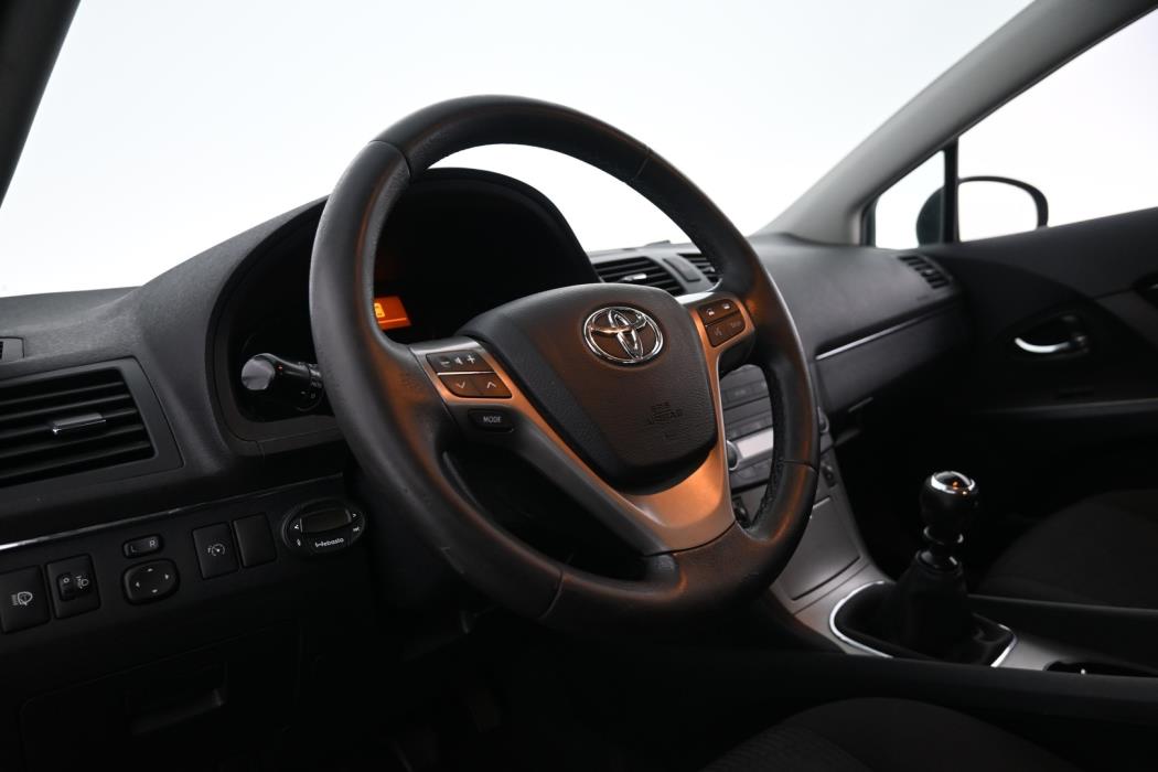 TOYOTA Avensis 2010