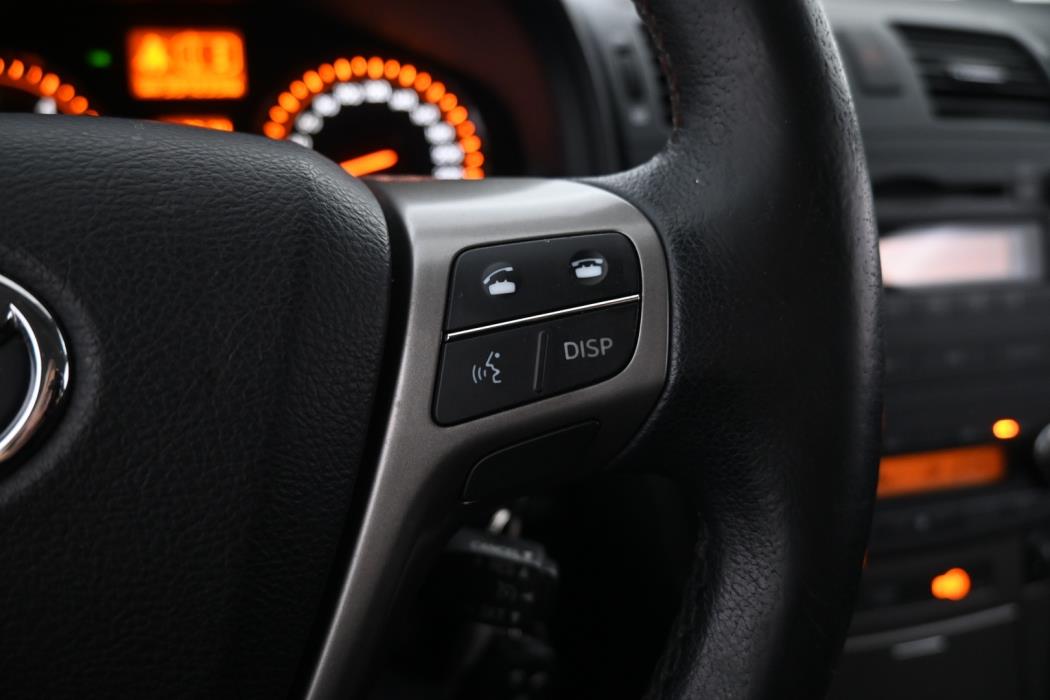 TOYOTA Avensis 2010