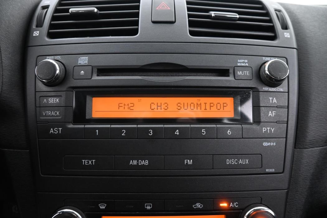 TOYOTA Avensis 2010