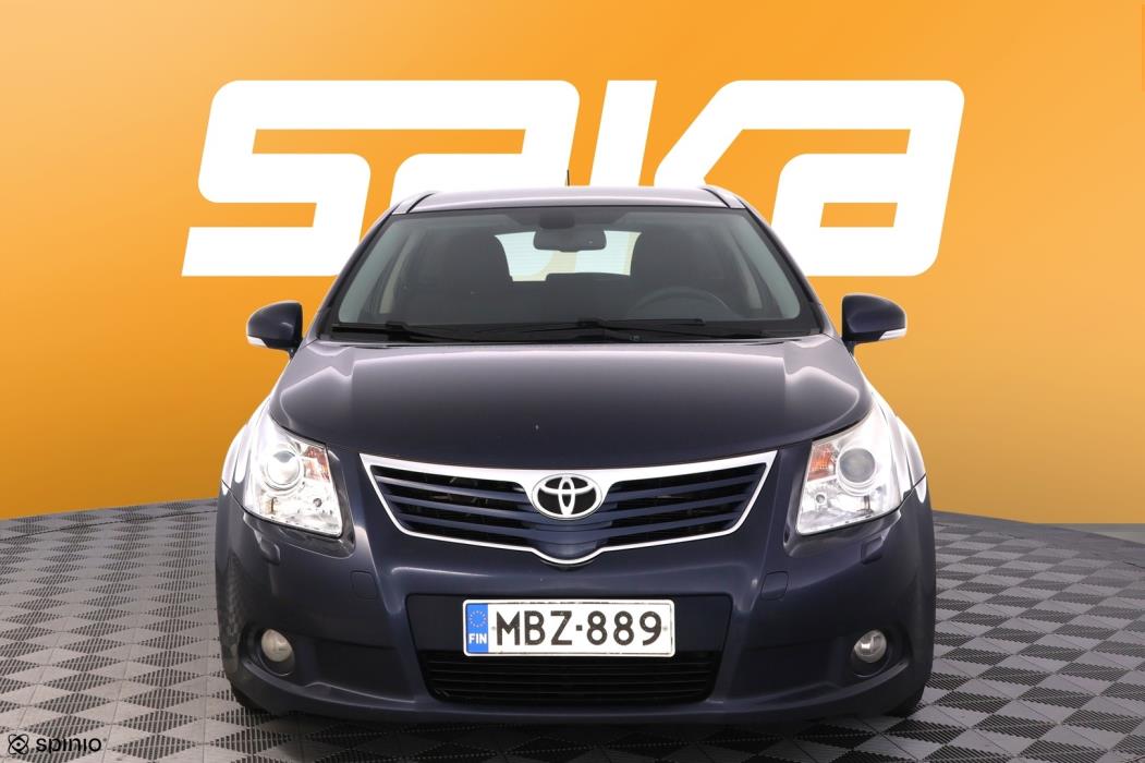 TOYOTA Avensis 2010