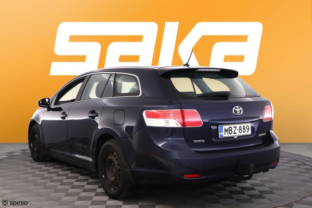 TOYOTA Avensis 2010