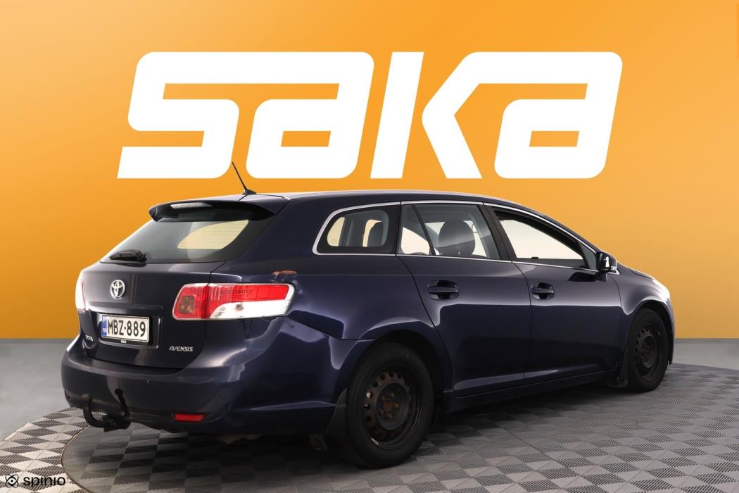 TOYOTA Avensis 2010