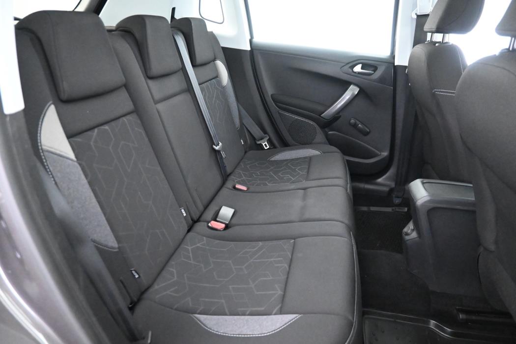 PEUGEOT 2008 2016