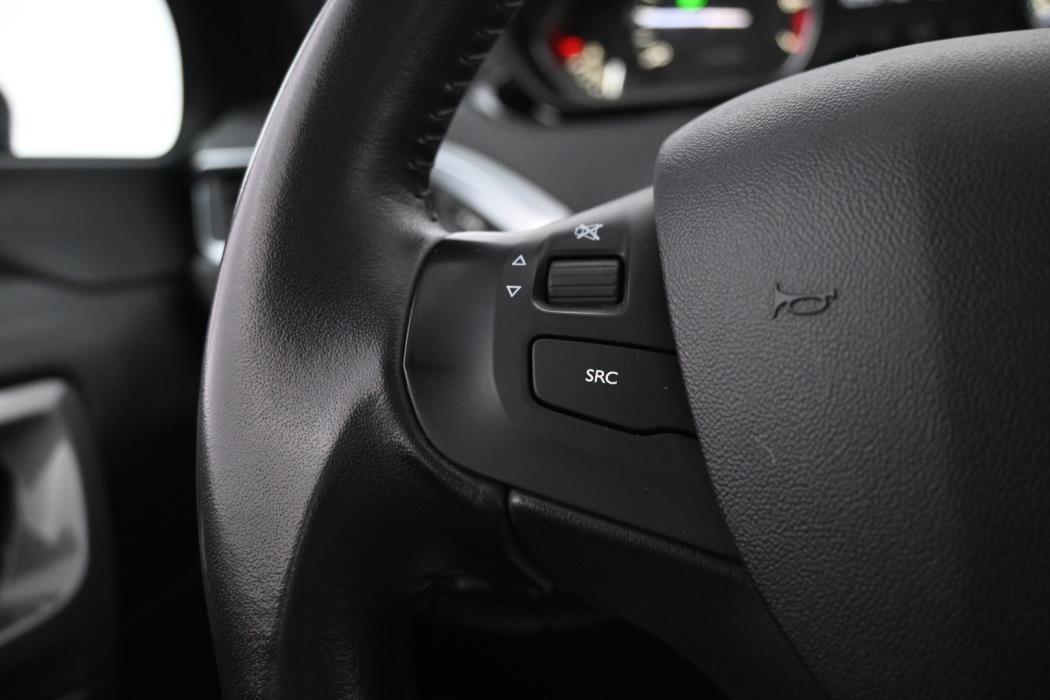 PEUGEOT 2008 2016