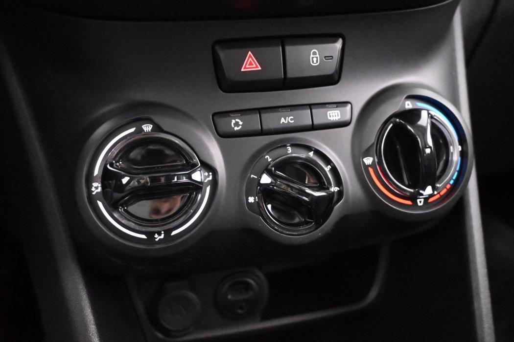 PEUGEOT 2008 2016