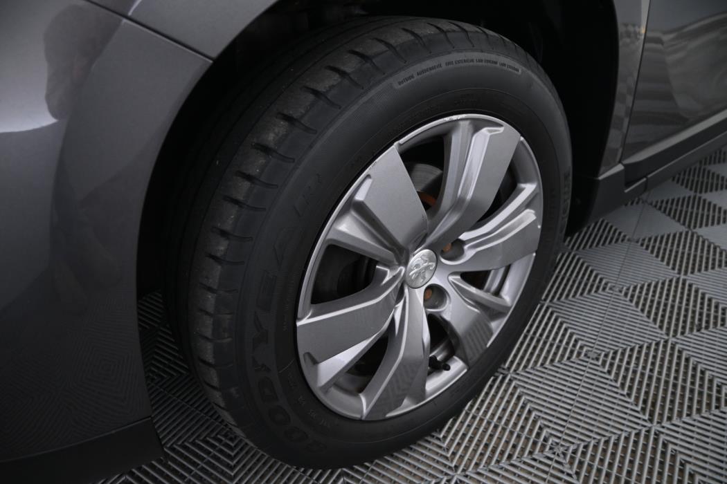 PEUGEOT 2008 2016