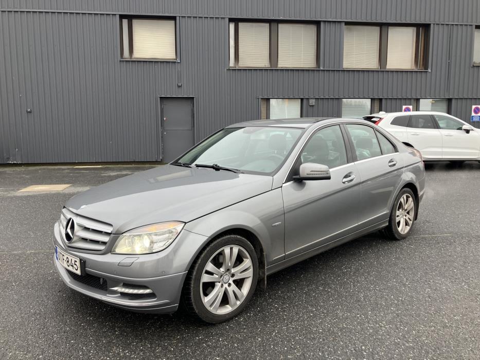 MERCEDES-BENZ C 2011