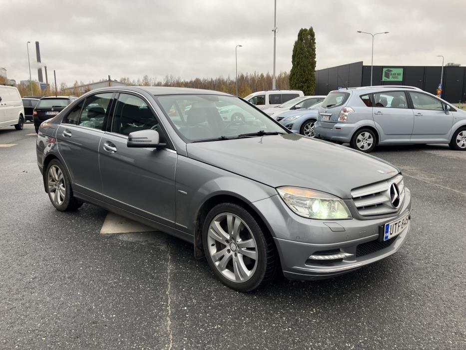 MERCEDES-BENZ C 2011