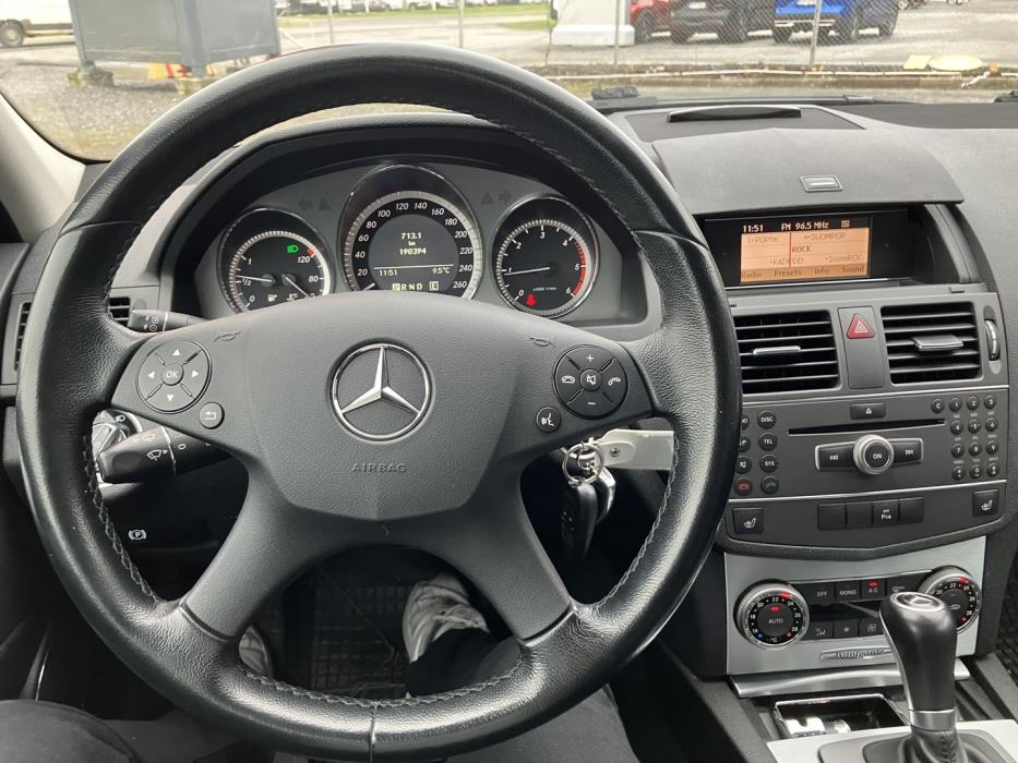 MERCEDES-BENZ C 2011