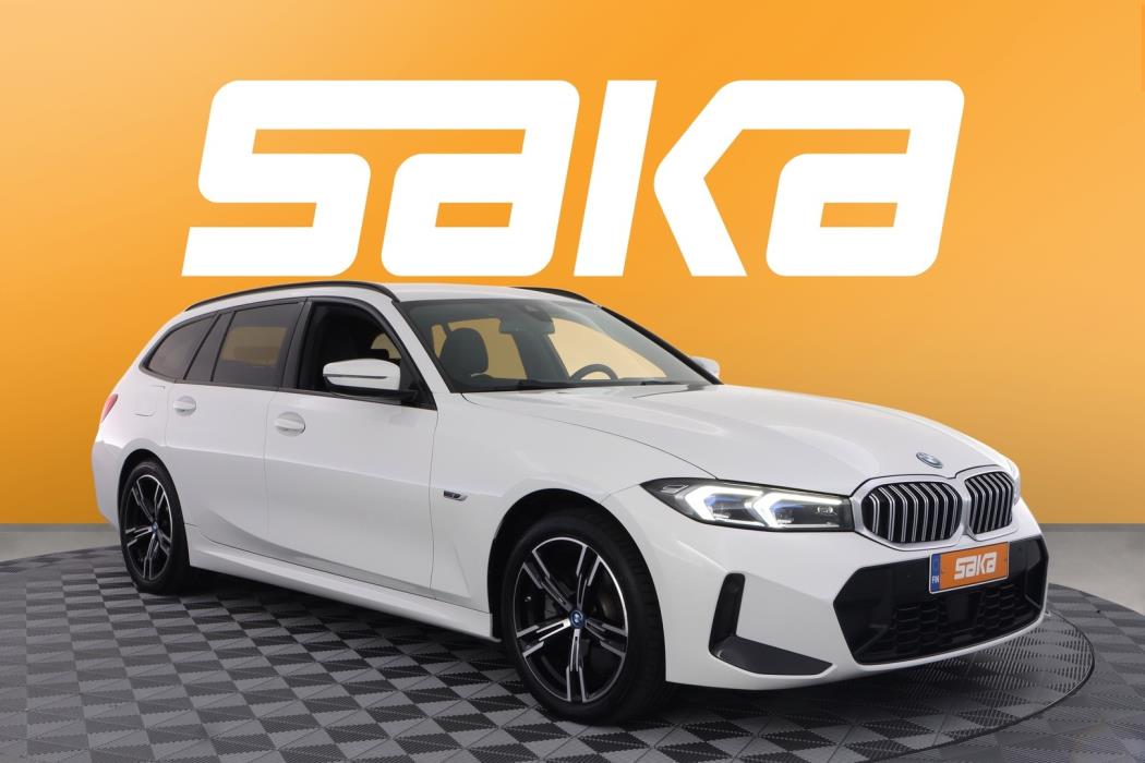 BMW 330 2023