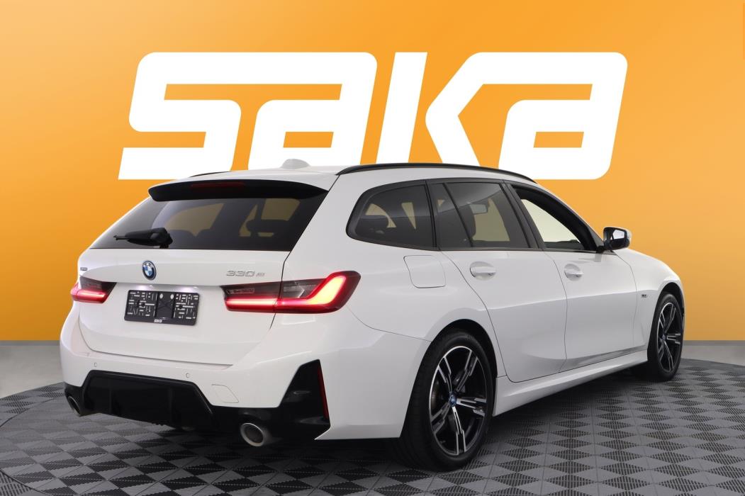 BMW 330 2023