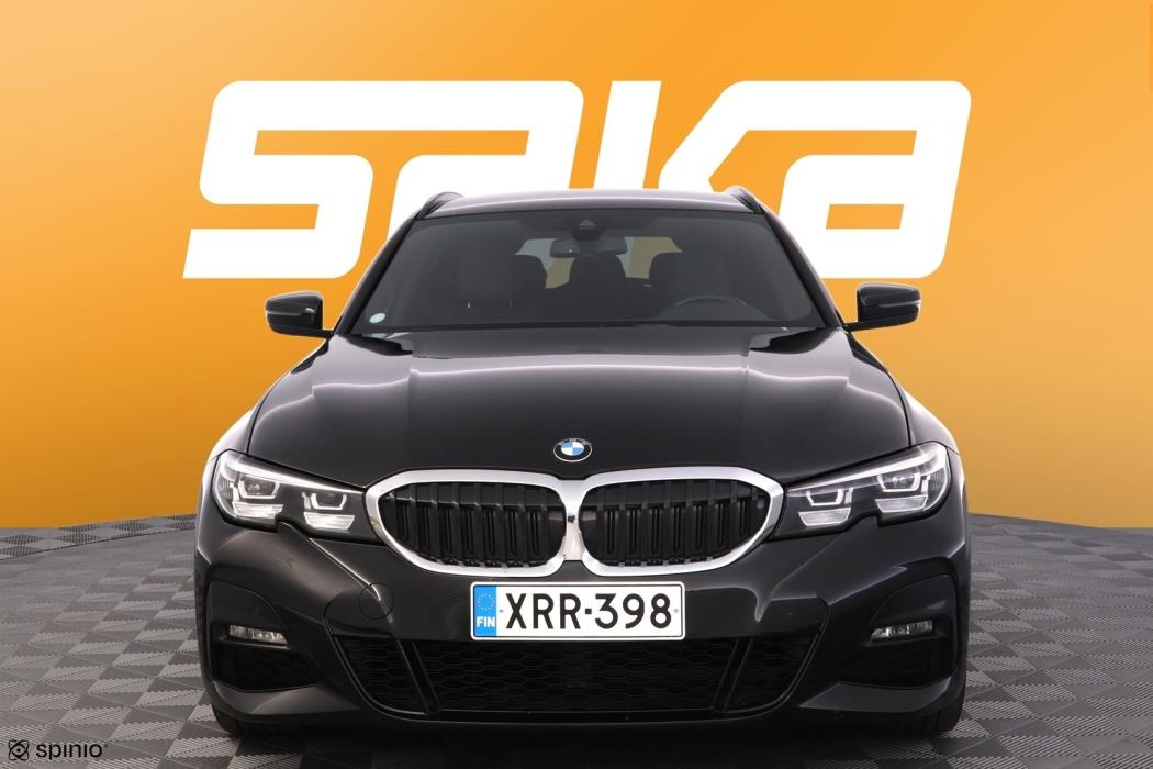 BMW 330 2021