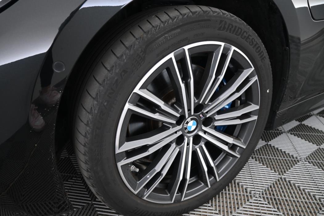 BMW 330 2021