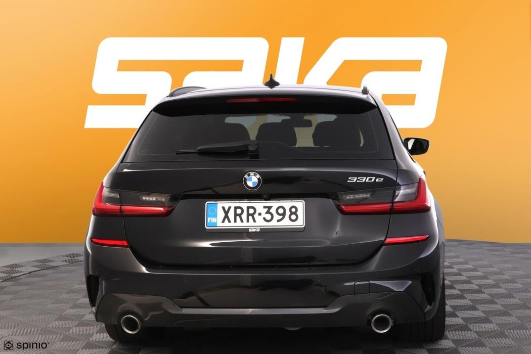 BMW 330 2021