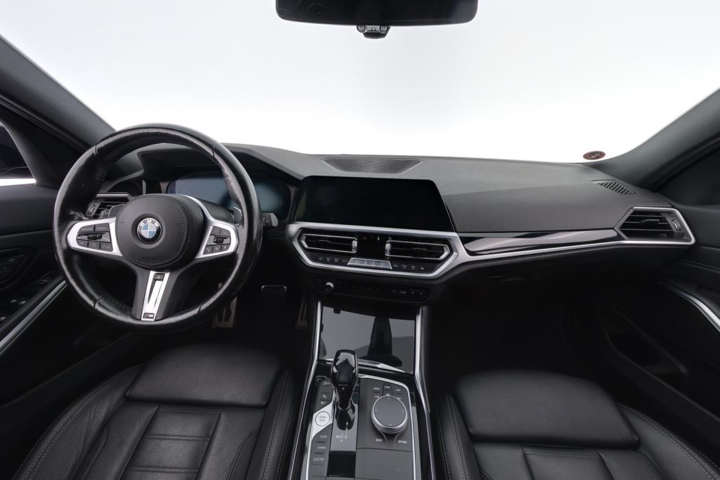 BMW 330 2021