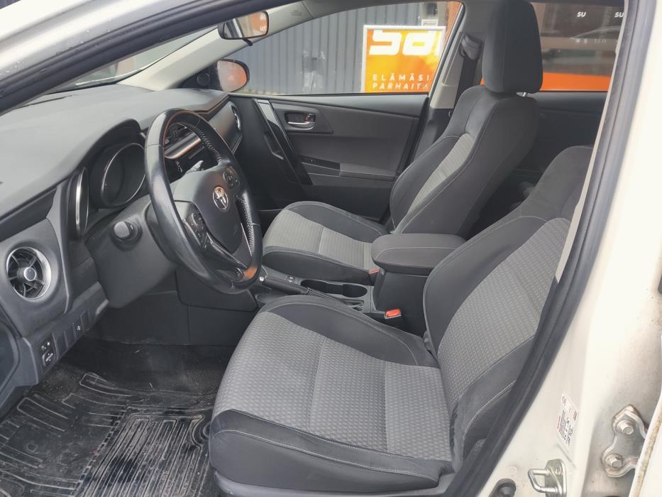 TOYOTA Auris 2018