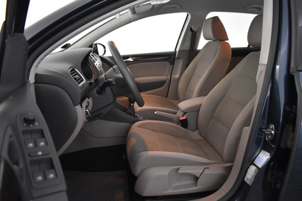 VOLKSWAGEN Golf 2010