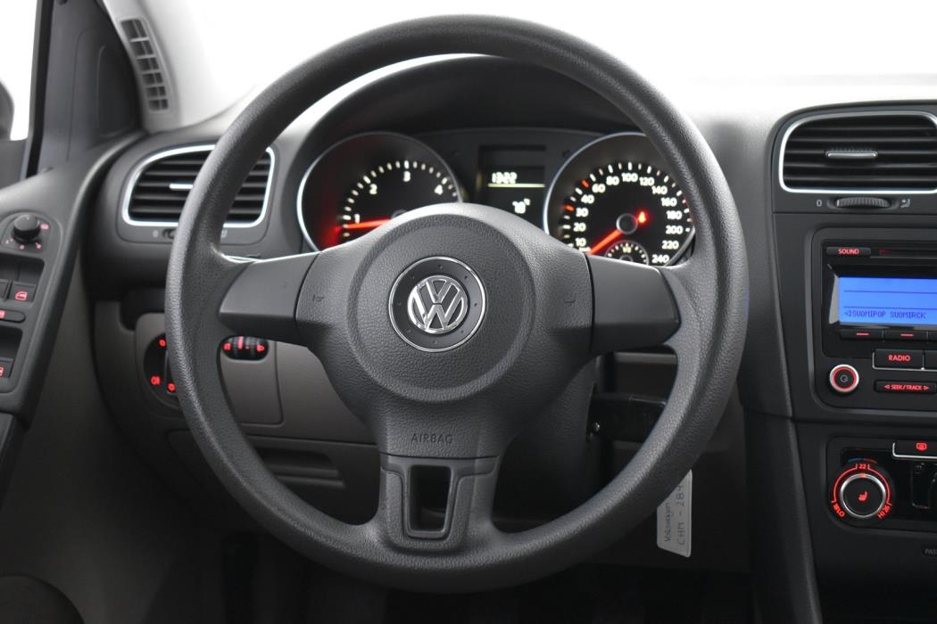 VOLKSWAGEN Golf 2010