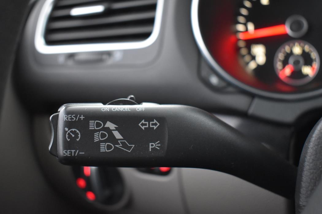 VOLKSWAGEN Golf 2010