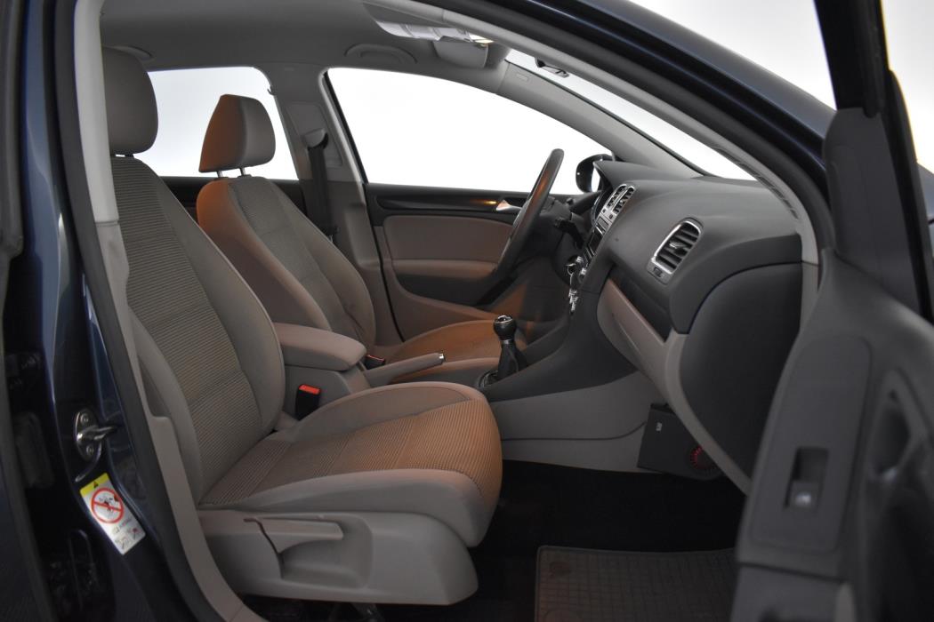 VOLKSWAGEN Golf 2010