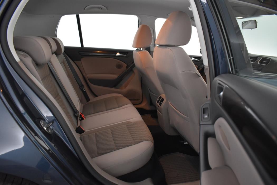 VOLKSWAGEN Golf 2010