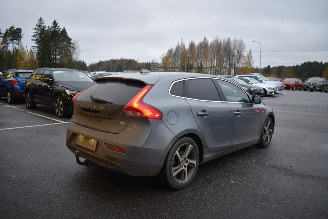 VOLVO V40 2015