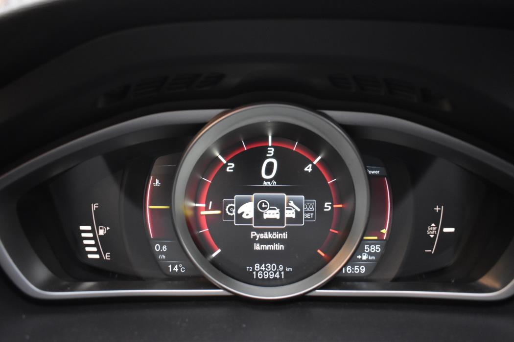 VOLVO V40 2015