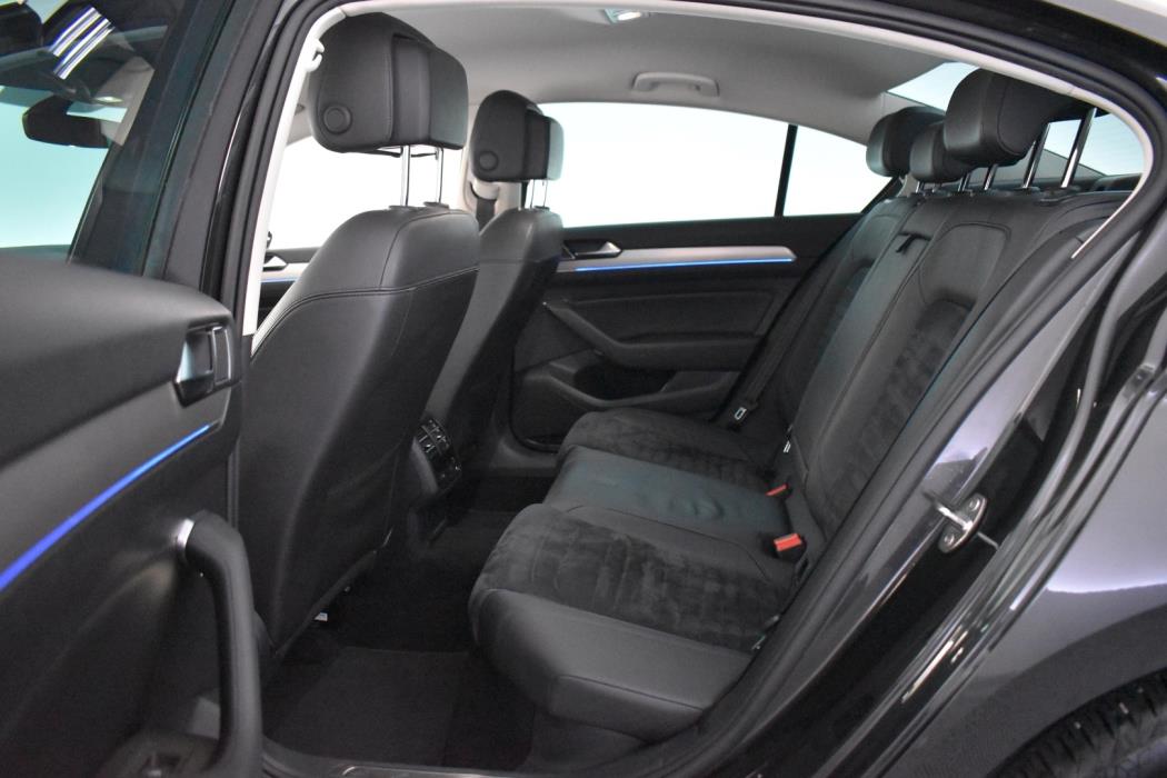 VOLKSWAGEN Passat 2018