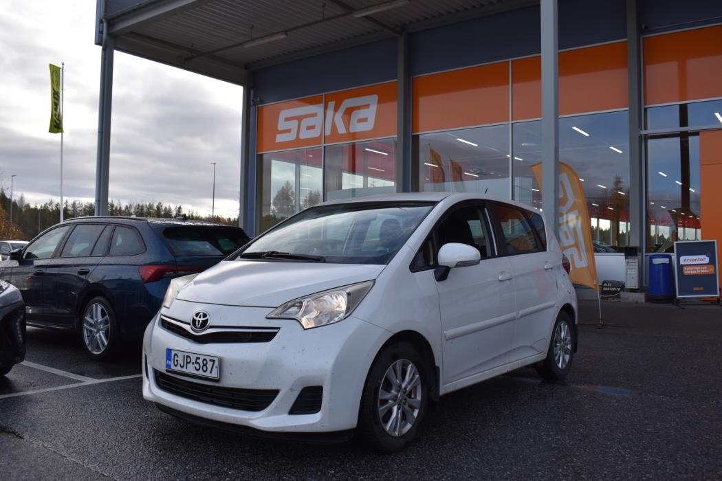 TOYOTA Verso-S 2011