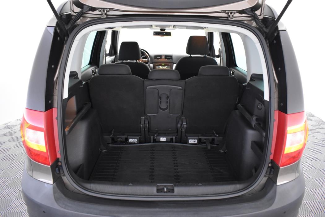 SKODA Yeti 2011
