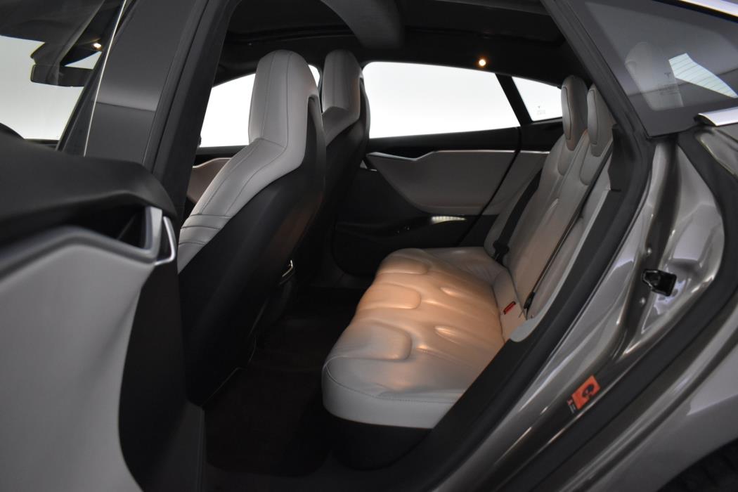 TESLA Model S 2016