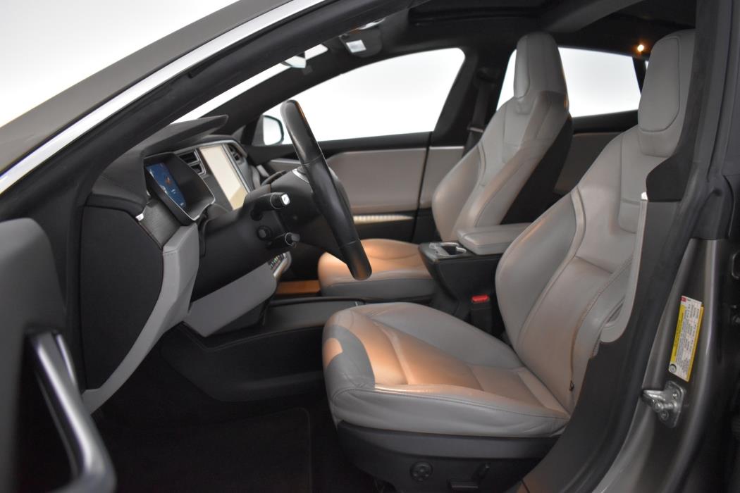 TESLA Model S 2016