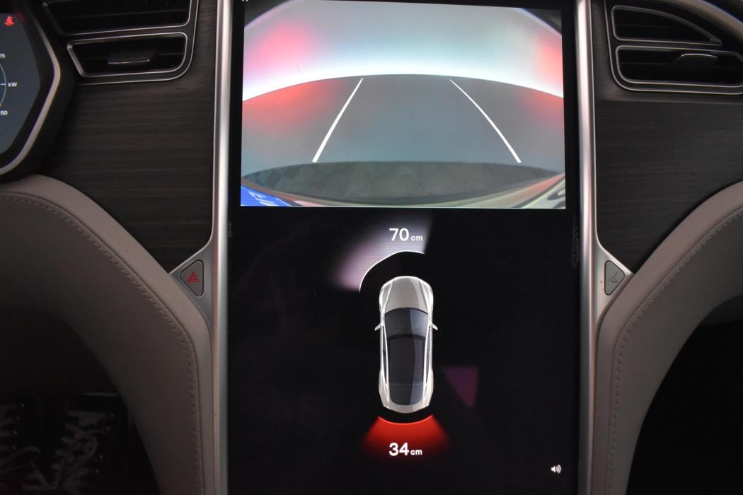 TESLA Model S 2016