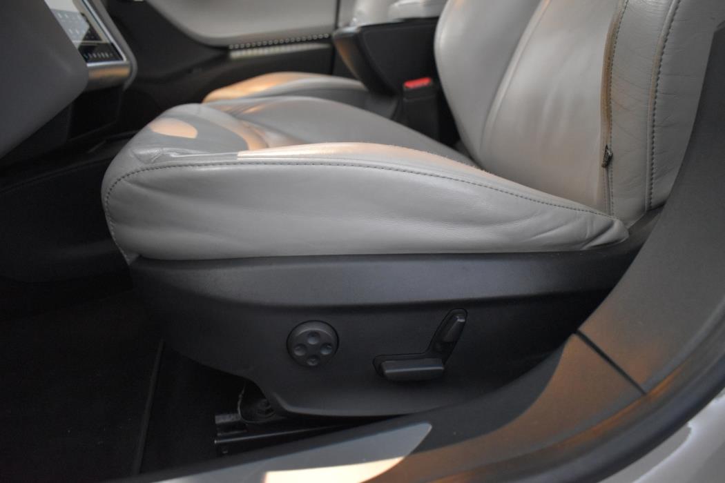 TESLA Model S 2016