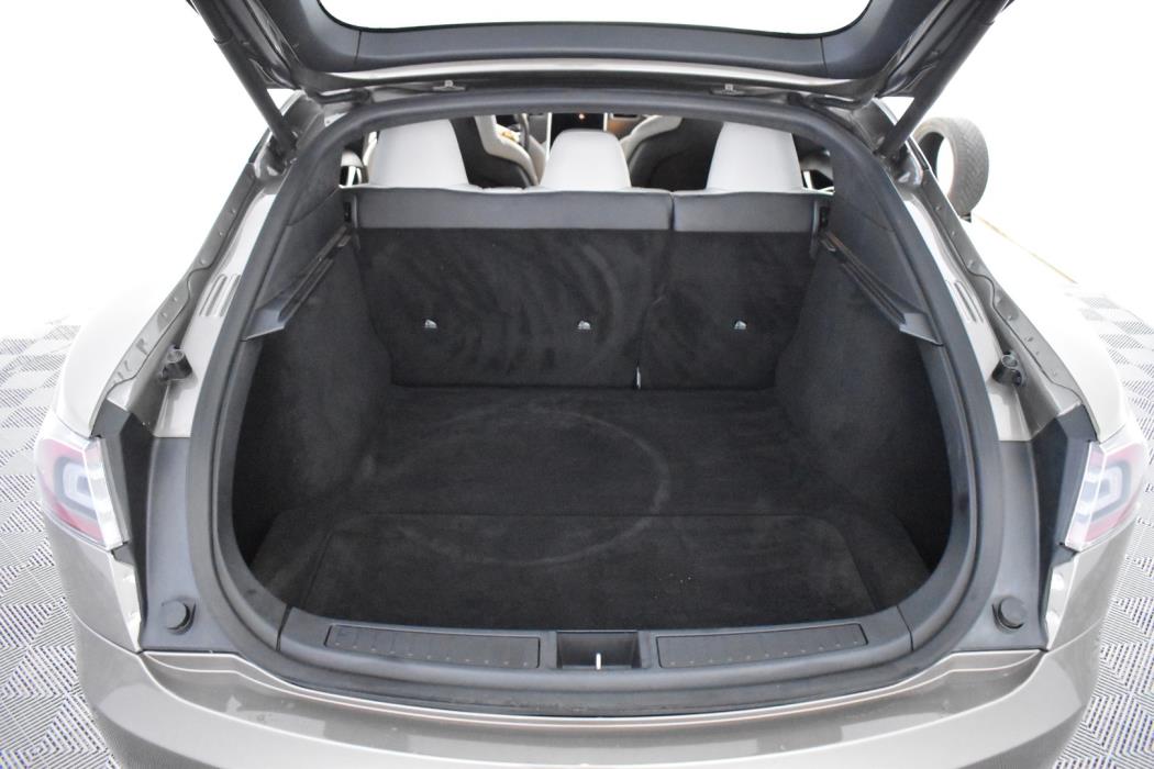 TESLA Model S 2016
