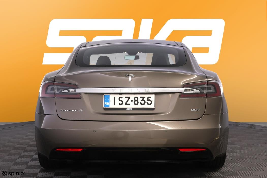 TESLA Model S 2016