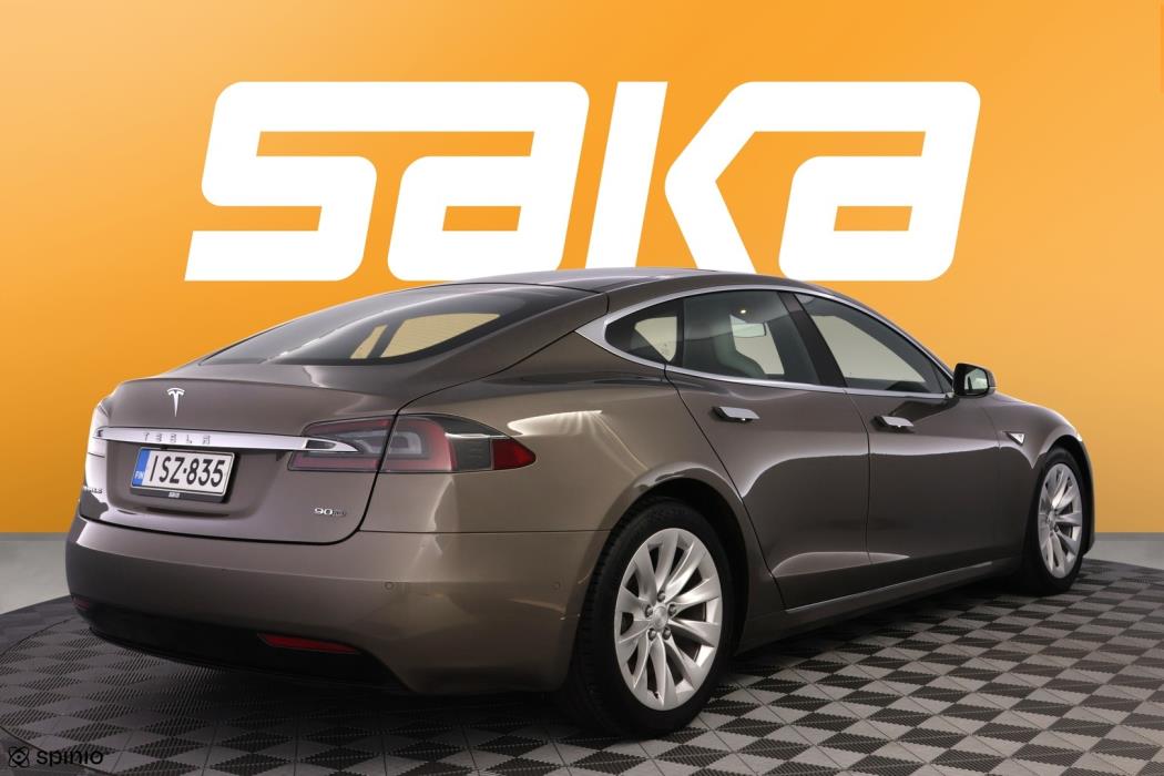 TESLA Model S 2016