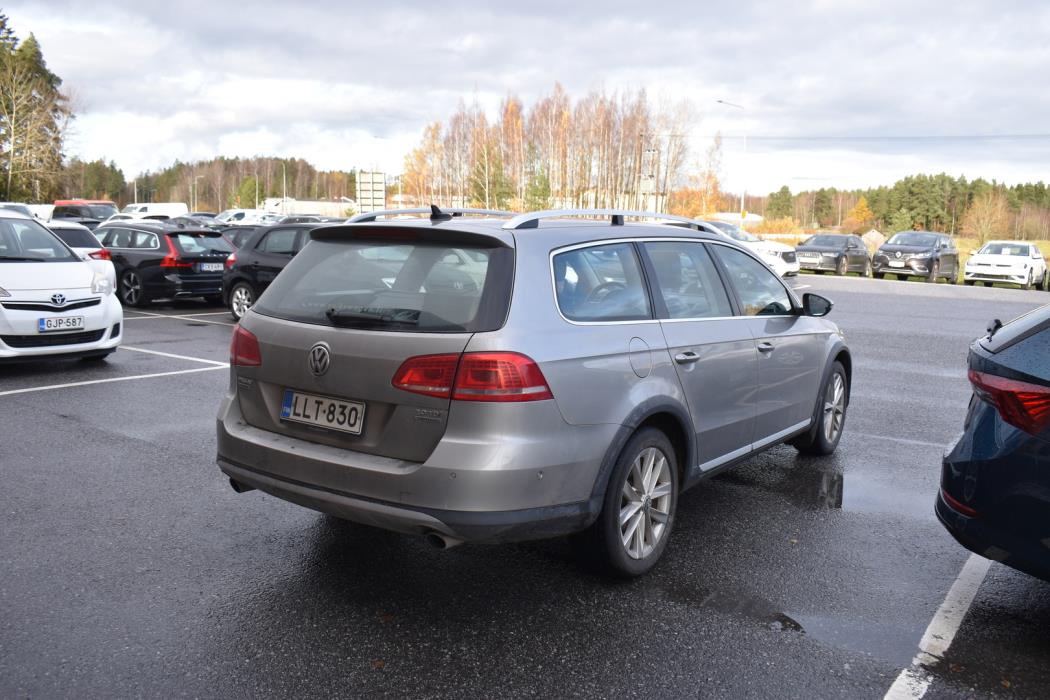 VOLKSWAGEN Passat 2013