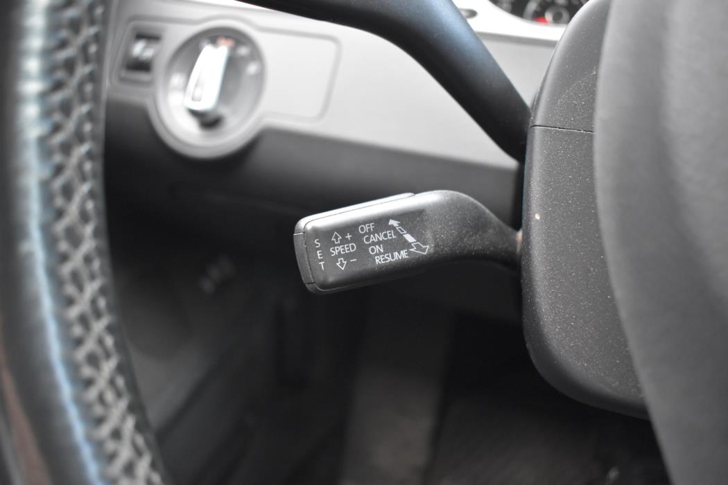 VOLKSWAGEN Passat 2013