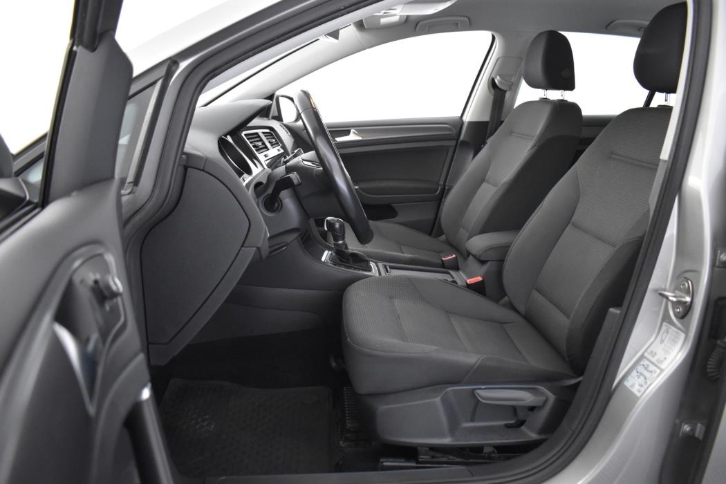 VOLKSWAGEN Golf 2018